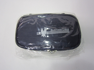 Image: amenity kit: American Airlines, Business Class