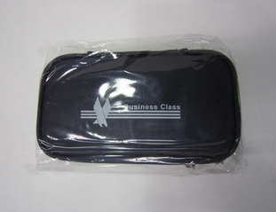 Image: amenity kit: American Airlines, Business Class