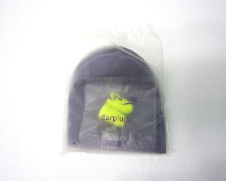 Image: amenity kit: LAN-Chile (Linea Aerea Nacional)