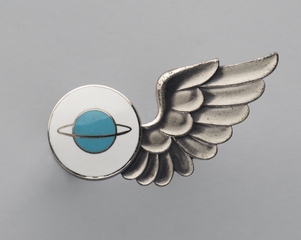 Image: stewardess hat badge: Saturn Airways