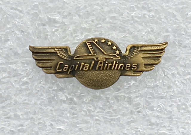 Service pin: Capital Airlines, 1 year
