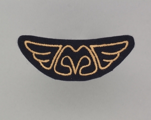 Image: flight officer wings: Malev Hungarian Airlines