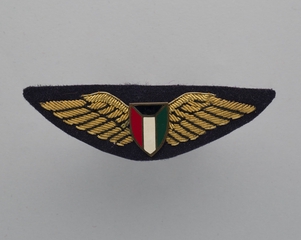 Image: flight officer wings: Kuwait Airways