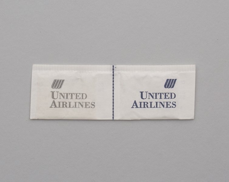 Image: salt and pepper packets: United Airlines