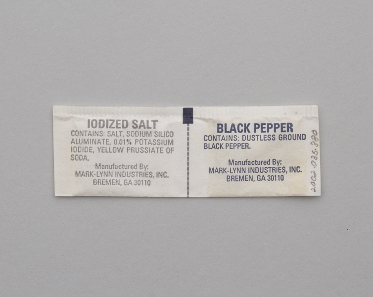 Image: salt and pepper packets: United Airlines