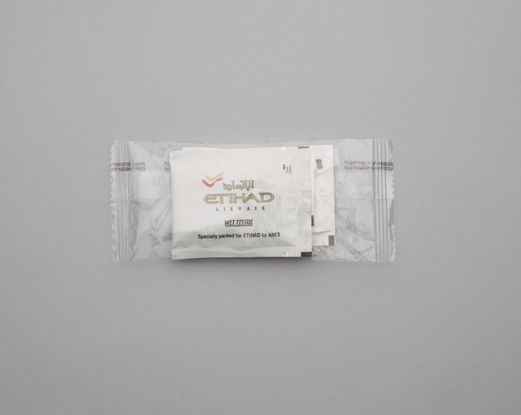 Image: salt, pepper, sugar set: Etihad Airways