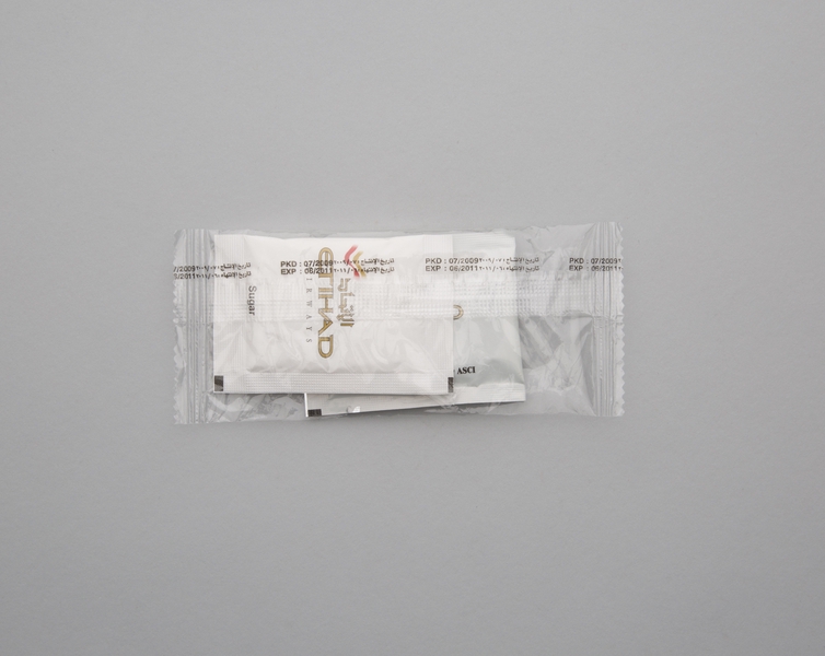 Image: salt, pepper, sugar set: Etihad Airways