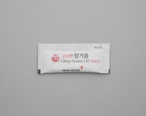 Image: condiment packet: Asiana Airlines