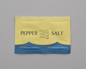 Image: salt and pepper packets: Vietnam Airlines