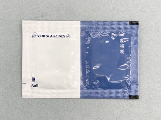 Image: salt and pepper packets: China Airlines