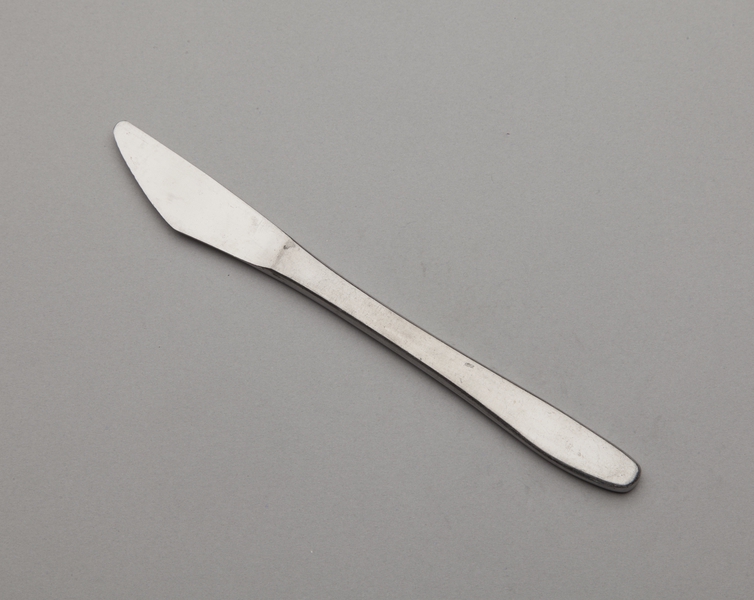 Image: knife: Air Canada