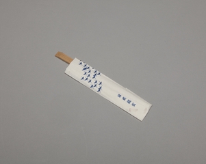 Image: chopsticks with sleeve: Japan Air Lines