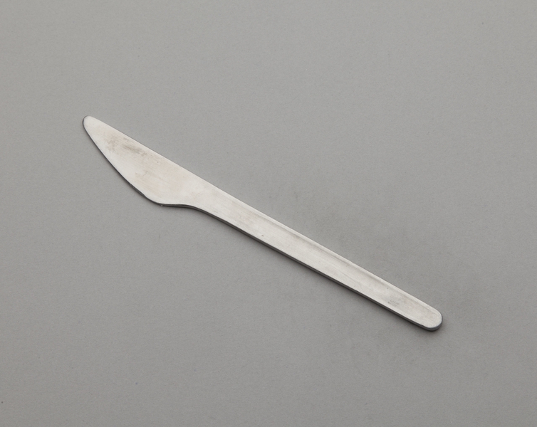 Image: knife: KLM (Royal Dutch Airlines)
