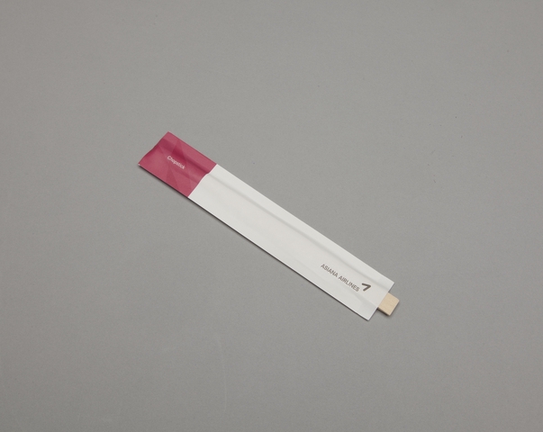 Chopsticks with sleeve: Asiana Airlines