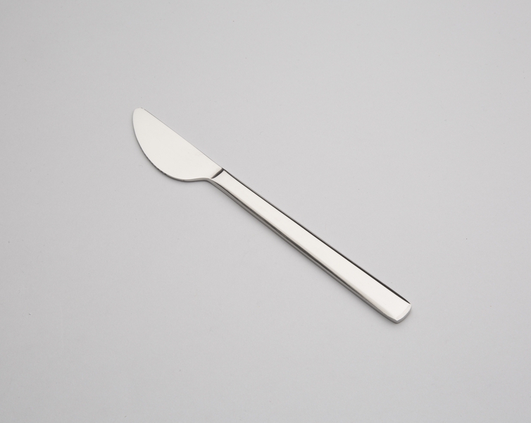 Image: knife: Cathay Pacific Airways