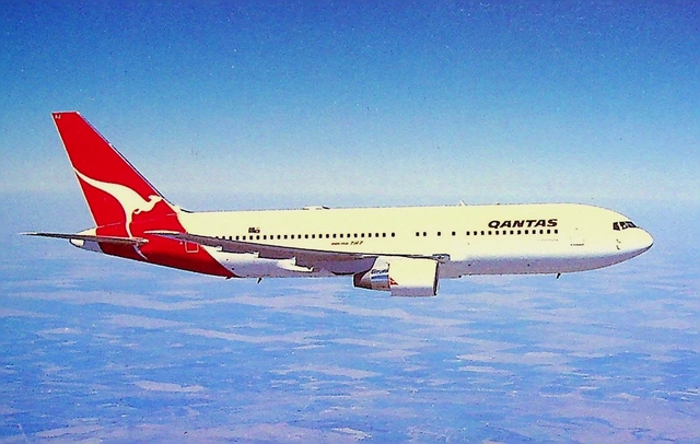 Postcard: Qantas Airways, Boeing 767