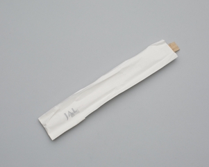 Image: chopsticks with sleeve: Japan Airlines