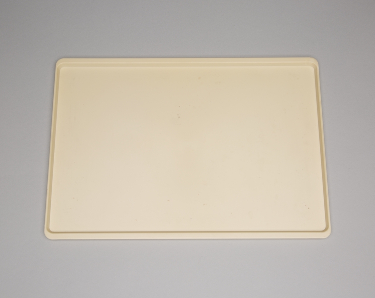 Image: serving tray: Canadian Pacific Airlines