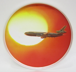 Image: serving tray: United Airlines; McDonnell Douglas DC-10