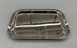 Image: small serving tray: United Airlines