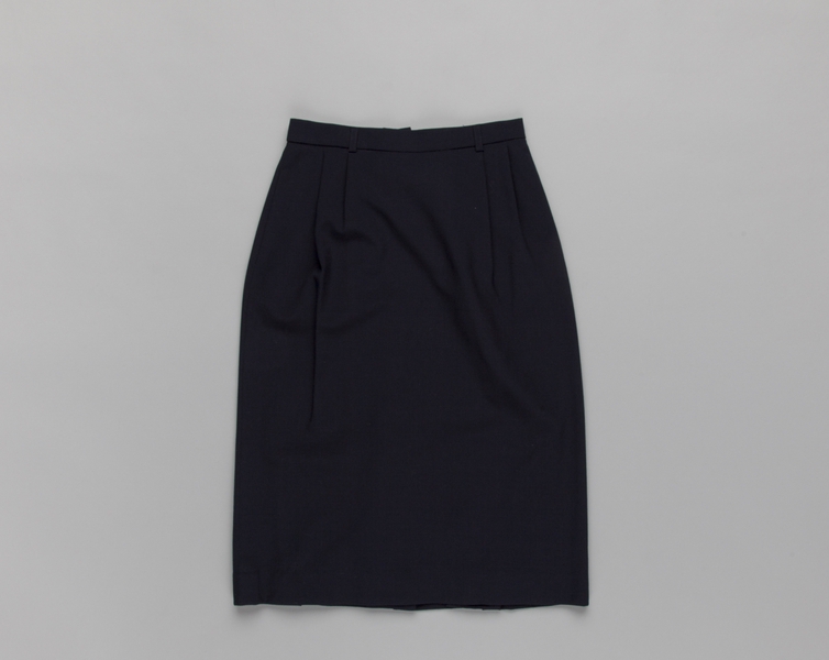 Image: flight attendant skirt: United Airlines