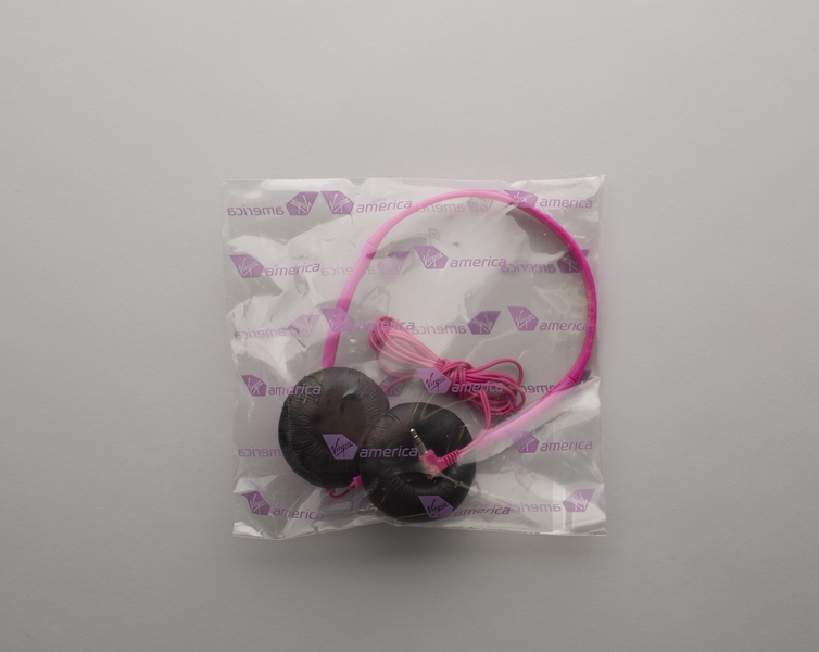 Image: inflight headset: Virgin America