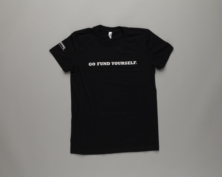 Image: employee t-shirt: Virgin America