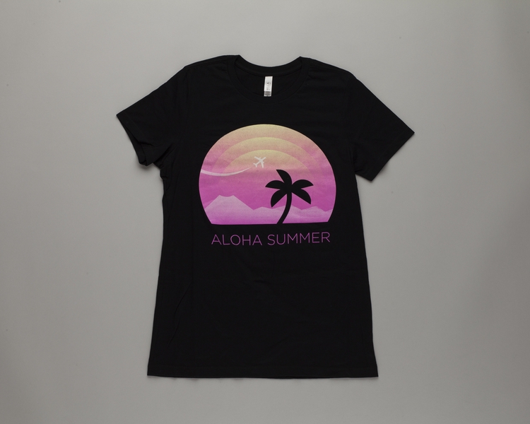 Image: employee t-shirt: Virgin America