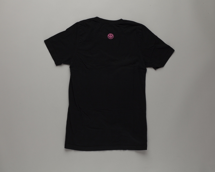 Image: employee t-shirt: Virgin America