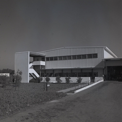 Image: negative: San Francisco International Airport (SFO), United Air Lines Air Freight building