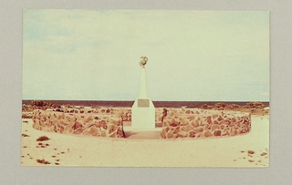 Image: postcard: Wake Island, U.S. Marine Memorial