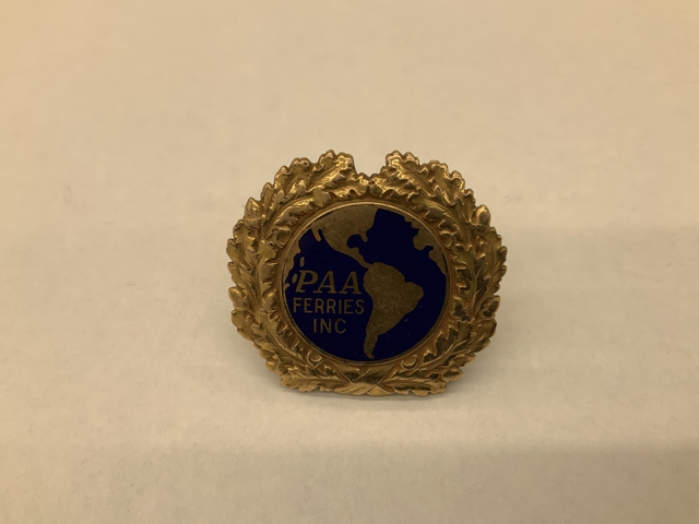 Flight officer cap badge: Pan American Africa