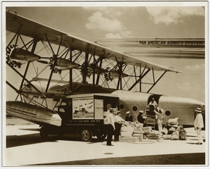 Image: photograph: Pan American Airways, Sikorsky S-40 flying boat loading cargo