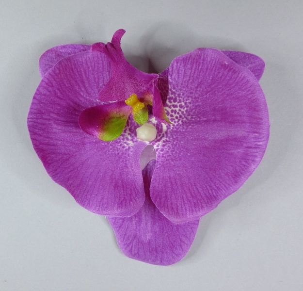 Image: flight attendant hair clip: Virgin America