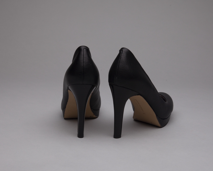 Image: flight attendant shoes: Virgin America
