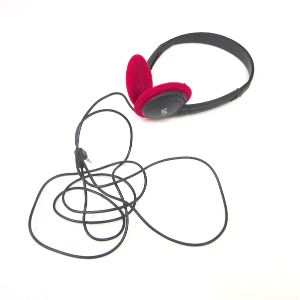 Image: inflight headset: Virgin America