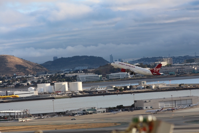 Digital photograph: Virgin America, Airbus A320-200, San Francisco International Airport (SFO)