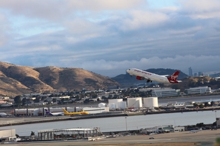 Image: digital photograph: Virgin America, Airbus A320-200, San Francisco International Airport (SFO)