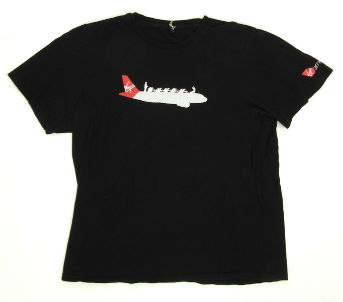 Image: employee t-shirt: Virgin America