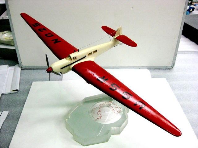 Model airplane: Tupolev ANT-25