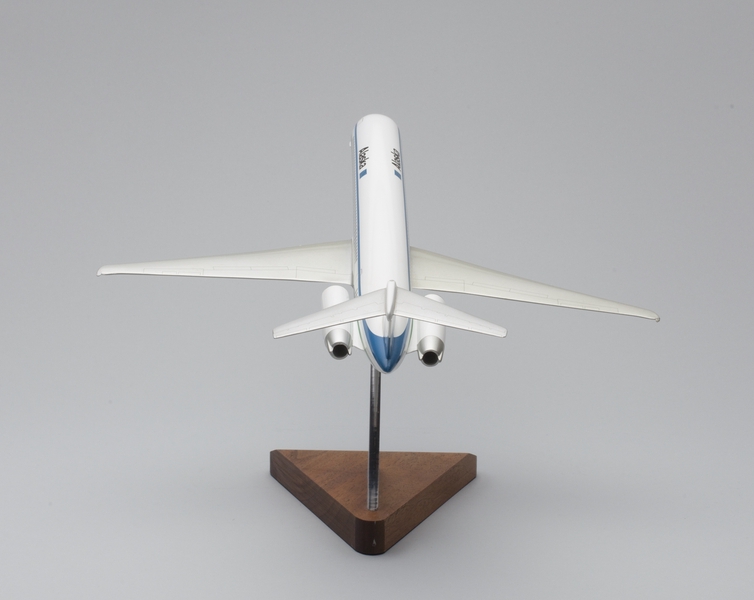 Image: model airplane: Alaska Airlines, McDonnell Douglas MD-88