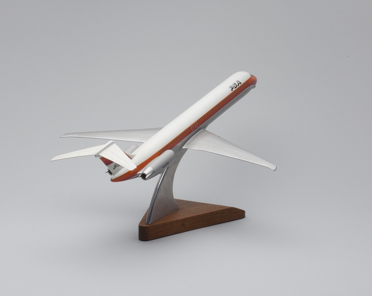 Image: model airplane: Pacific Southwest Airlines (PSA), Douglas DC-9 Super 80