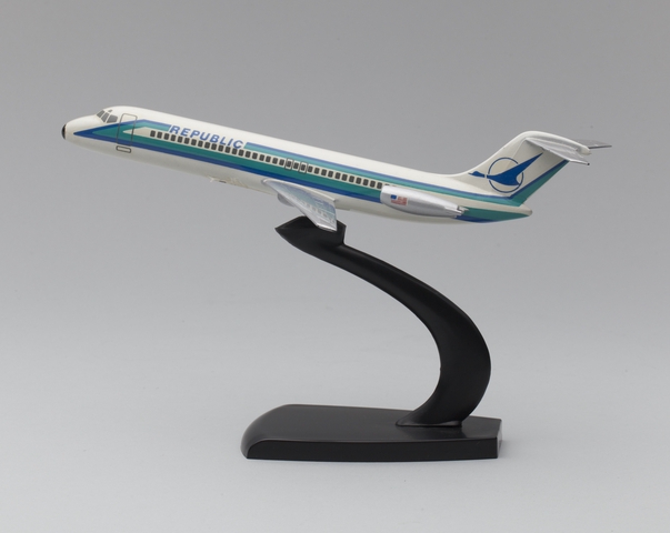 Model airplane: Republic Airlines, Douglas DC-9