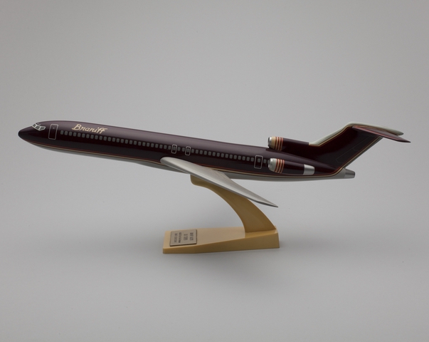 Model airplane: Braniff International, Boeing 727