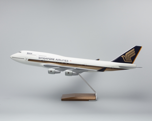 Model airplane: Singapore Airlines, Boeing 747 Megatop