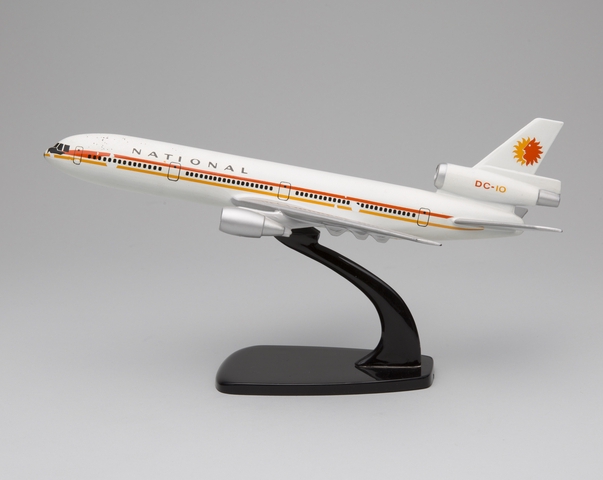 Model airplane: National Airlines, McDonnell Douglas DC-10
