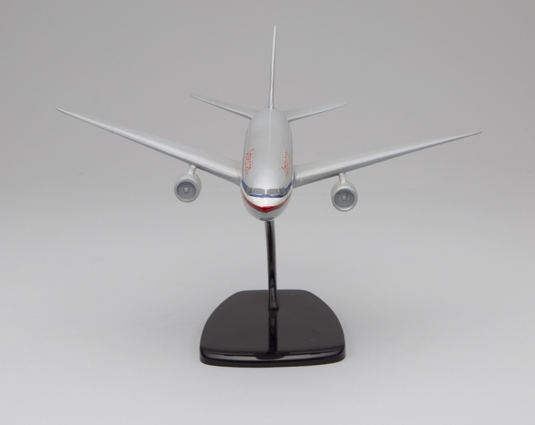 Image: model airplane: American Airlines, Boeing 767
