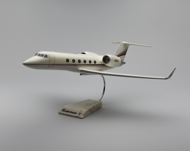 Image: model airplane: Gulfstream IV