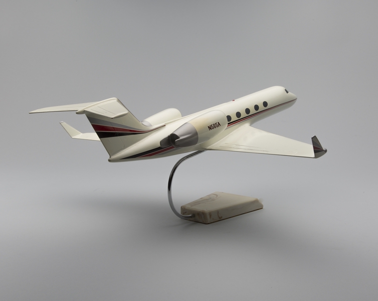 Image: model airplane: Gulfstream IV