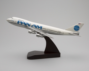 Image: model airplane: Pan American World Airways, Boeing 747-100 Clipper America